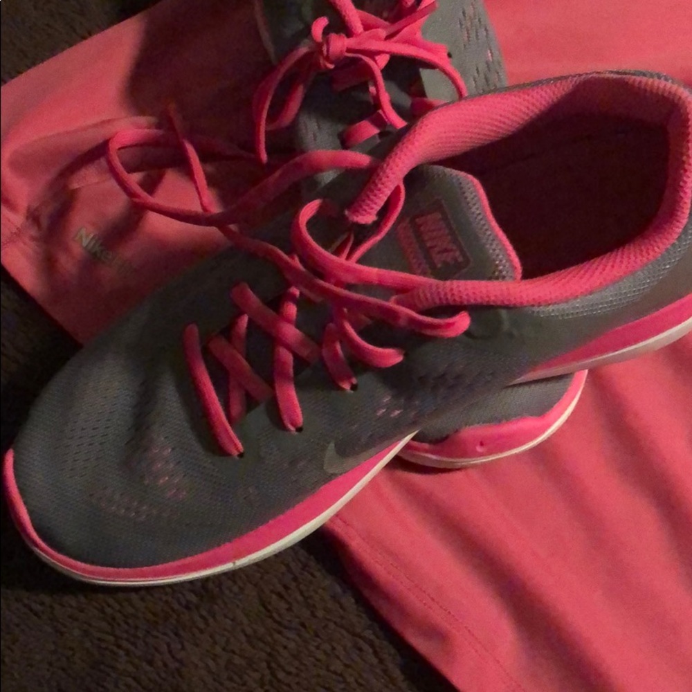 Nike Flex Run Sneakers